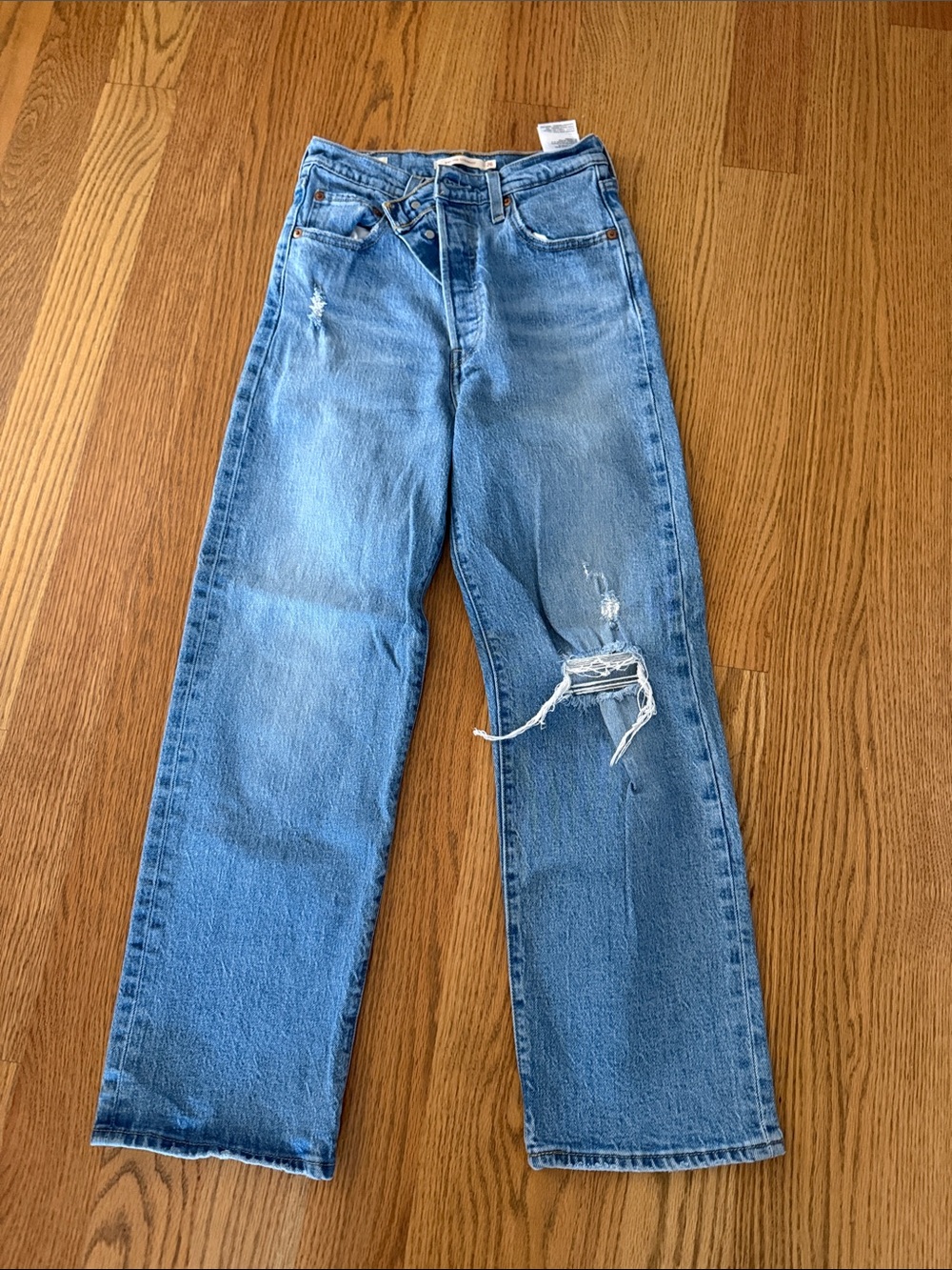 Levi’s Ribcage Straight jeans.